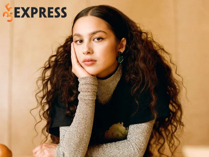 olivia-rodrigo-va-su-nghiep-am-nhac-day-trien-vong-1-35express