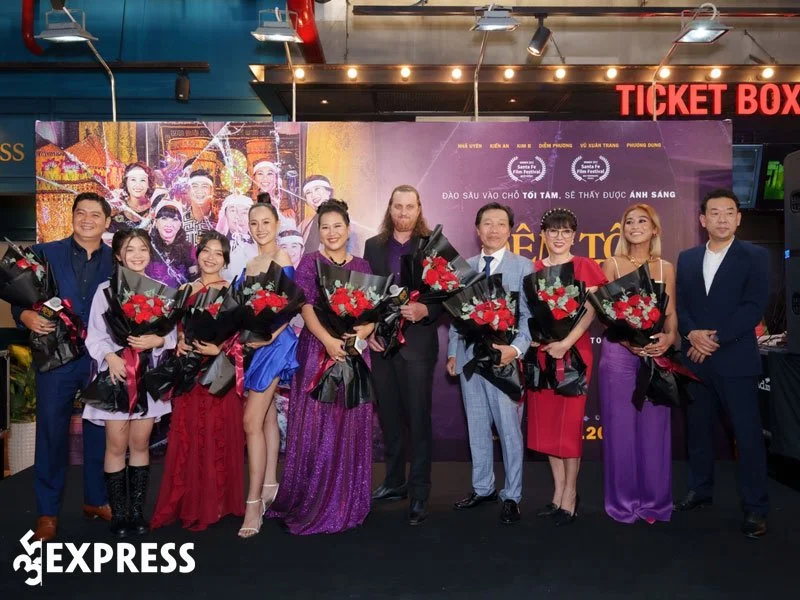 ra-mat-phim-ve-bi-kich-gia-dinh-viet-cua-dao-dien-my-aaron-toronto-2-35express