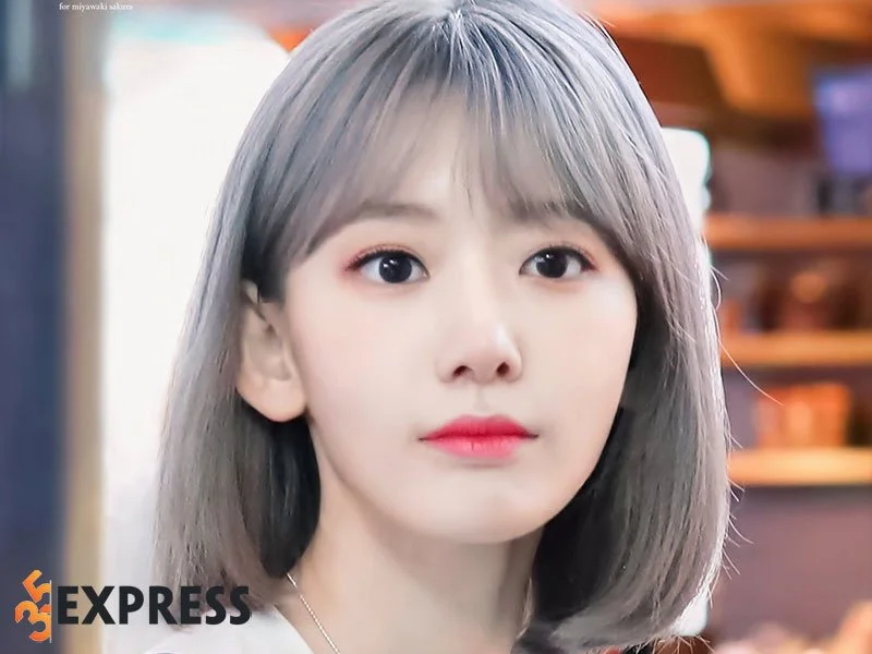 sakura-hoat-dong-tai-han-quoc-va-ra-mat-voi-izone-35express