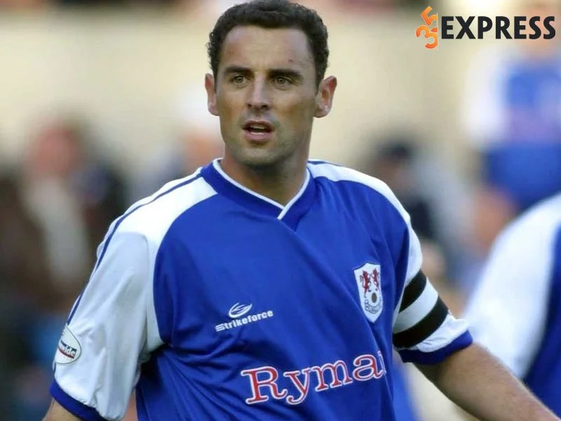 su-nghiep-cau-thu-bong-da-cua-kevin-muscat-35express
