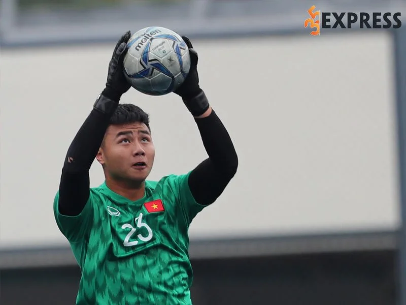 su-nghiep-chinh-chien-cua-thu-mon-nguyen-van-toan-35express