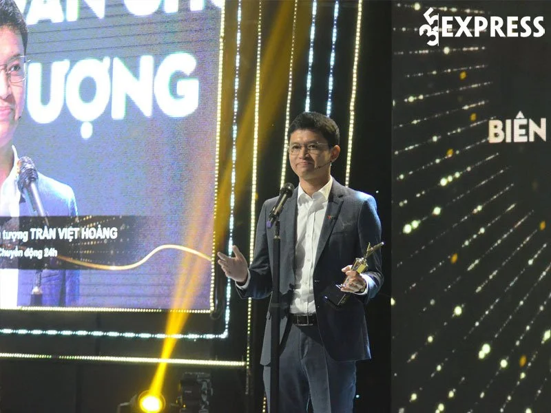 su-nghiep-cua-btv-viet-hoang-2-35express