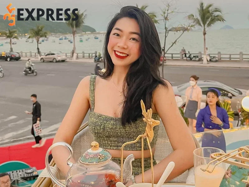 su-nghiep-cua-tiktoker-nguyen-bich-uyen-my-35express