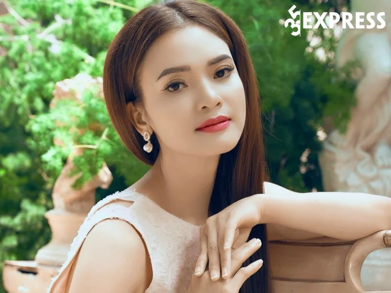 tom-tat-chi-tiet-ly-lich-tieu-su-cua-ca-si-pham-phuong-thao-35express