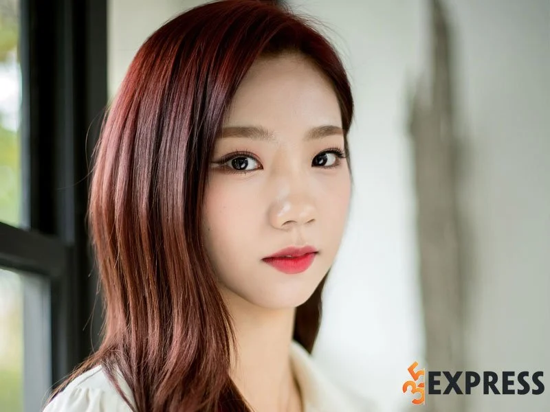 tom-tat-ly-lich-tieu-su-cua-ca-si-yeo-reum-cosmic-girls-35express
