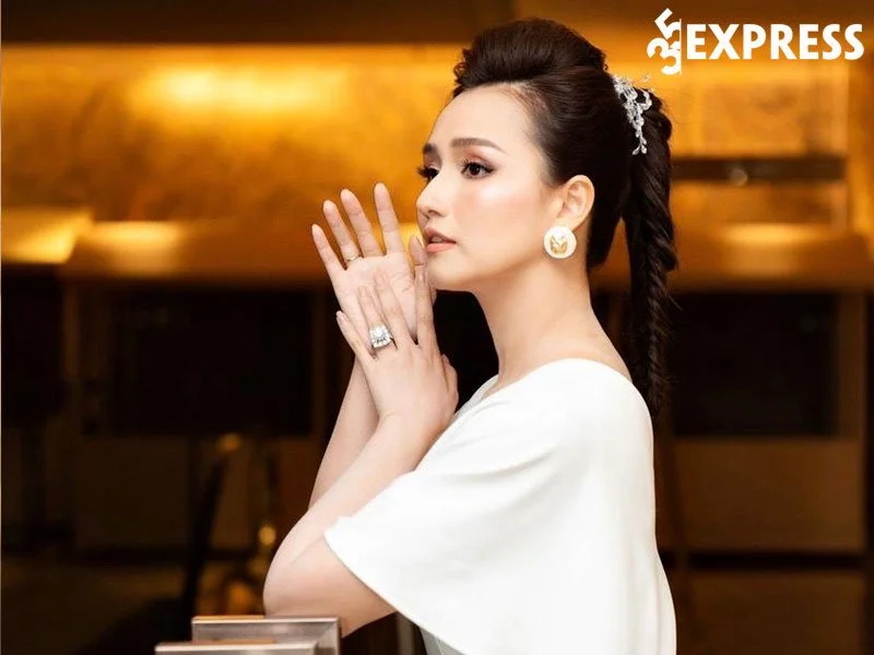 tom-tat-ly-lich-tieu-su-cua-dien-vien-la-thanh-huyen-35express