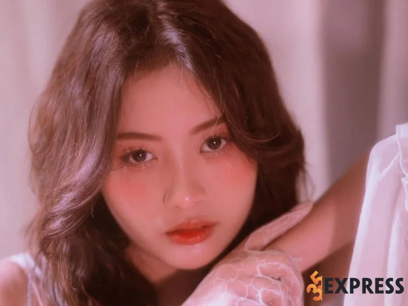 tom-tat-tieu-su-ly-lich-profile-ve-trieu-linh-trang-35express