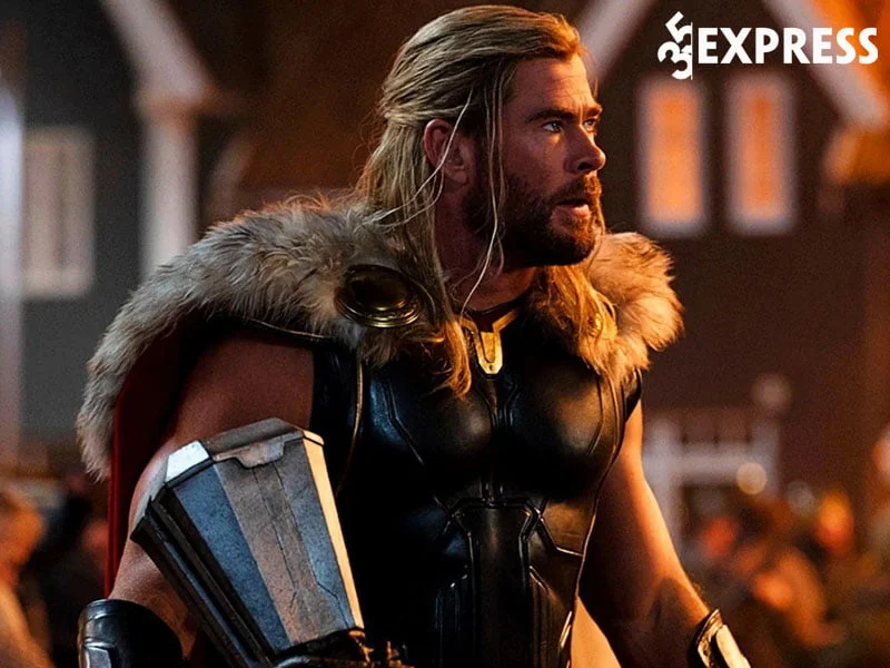 chris-hemsworth-khoe-than-hinh-ran-chac-trong-thor-love-and-thunder-35express