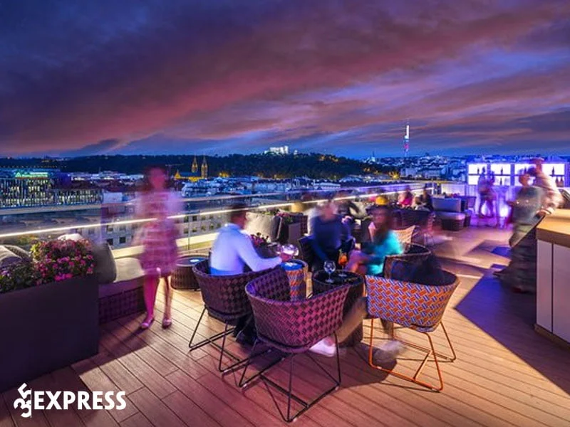 cloud-9-rooftop-bar-35express