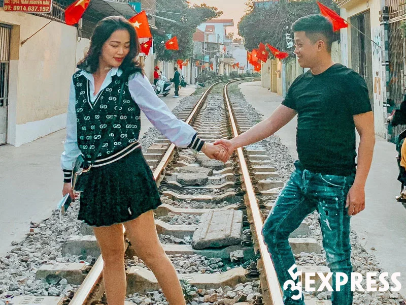 co-duyen-tro-thanh-tiktoker-cua-doi-vo-chong-chang-chong-ngo-35express