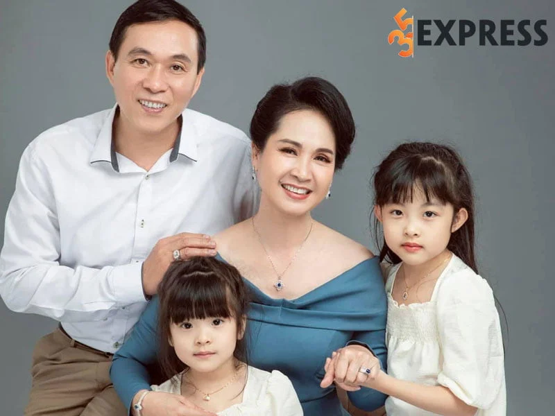 cuoc-hon-nhan-vien-man-cua-nsnd-lan-huong-1-35express
