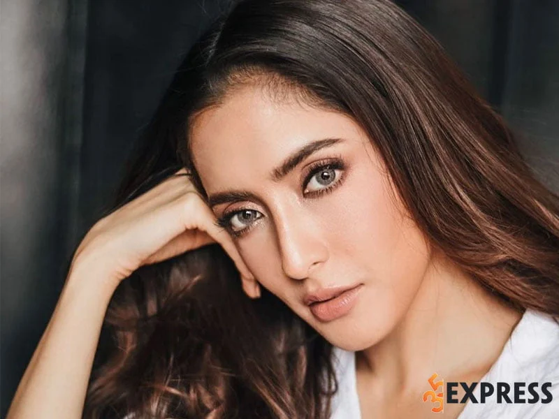 dien-vien-pinky-savika-la-ai-1-35express