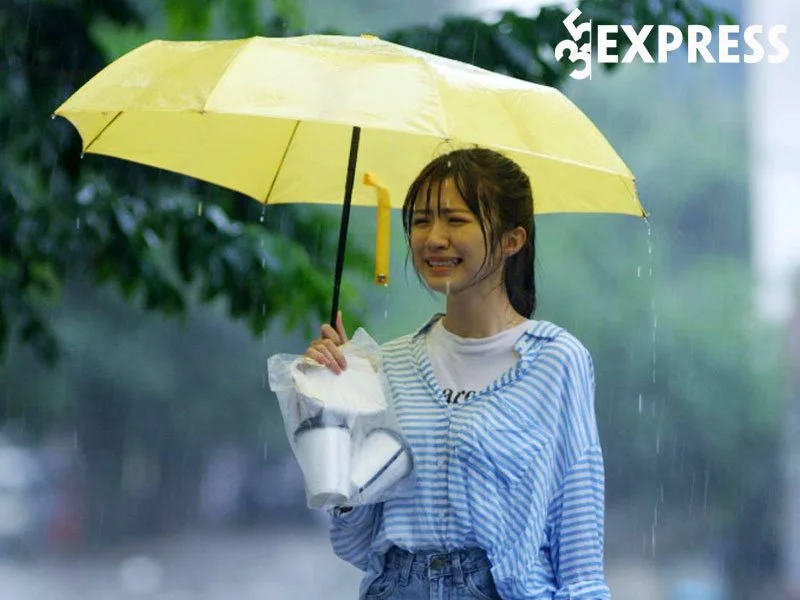 dien-xuat-cua-nguyen-ngoc-huyen-trong-thuong-ngay-nang-ve-35express