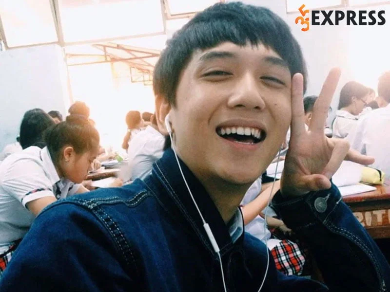 hoang-hoc-va-hanh-trinh-tim-lai-ban-than-35express