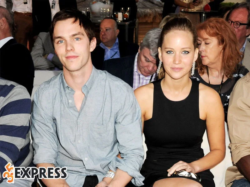 loat-moi-tinh-day-song-gio-cua-jennifer-lawrence-nicholas-hoult-truoc-khi-ket-hon-35expressloat-moi-tinh-day-song-gio-cua-jennifer-lawrence-nicholas-hoult-truoc-khi-ket-hon-35express