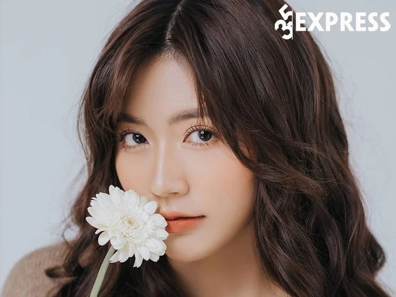 mot-so-binh-luan-cua-khan-gia-ve-ngoc-huyen-em-ut-van-van-35express