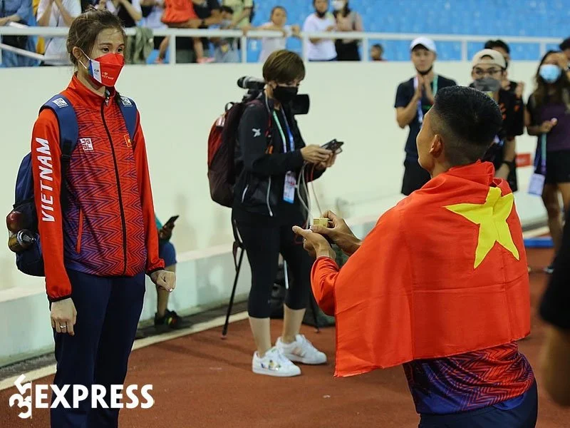nguyen-tien-trong-bat-ngo-cau-hon-vdv-nguyen-thi-phuong-trinh-tai-sea-games-31-35express