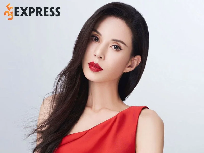 nhan-sac-xinh-dep-ca-ly-nhuoc-dong-o-tuoi-56-1-35express