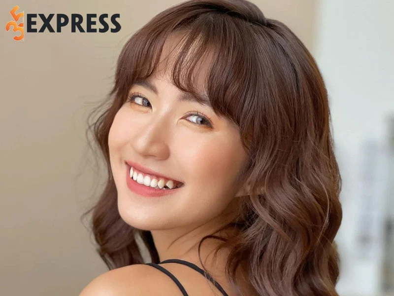 nhung-hinh-anh-xinh-dep-cua-ngoc-huyen-van-van-ba-cham-1-35express