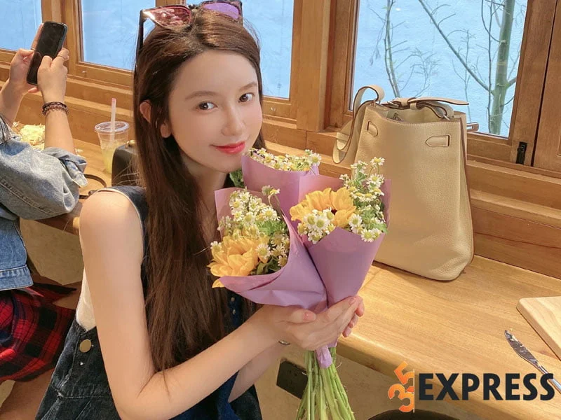 su-nghiep-cua-hot-girl-truong-dai-dich-35express