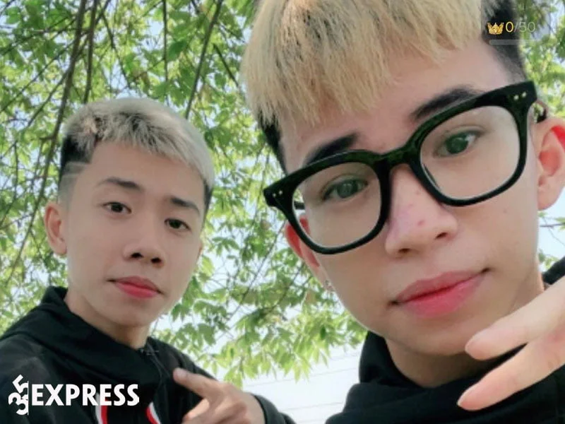 su-nghiep-cua-tiktoker-livestream-ban-hang-nau-1-35express
