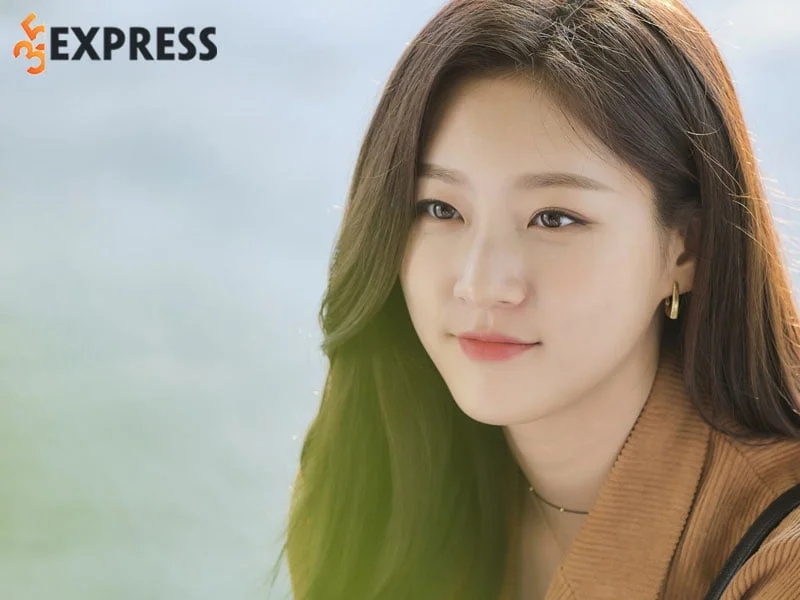 su-nghiep-dien-xuat-cua-kim-sae-ron-3-35express