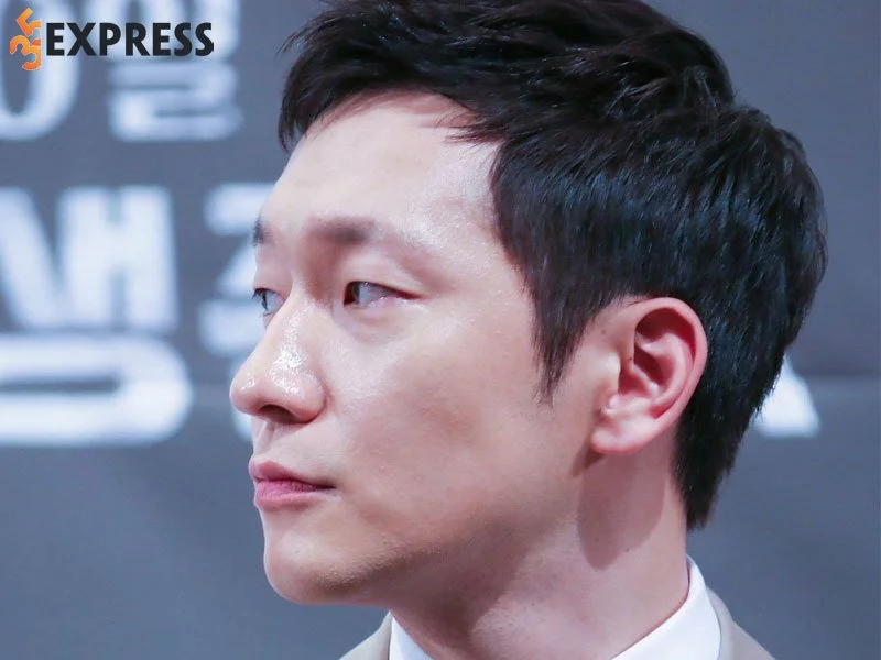 su-nghiep-dien-xuat-cua-son-seok-koo-35express