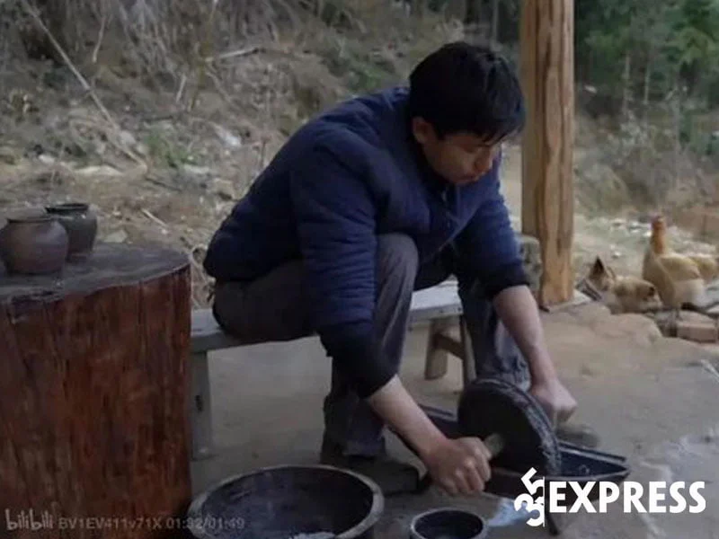 su-nghiep-lam-video-cua-banh-truyen-minh-35express