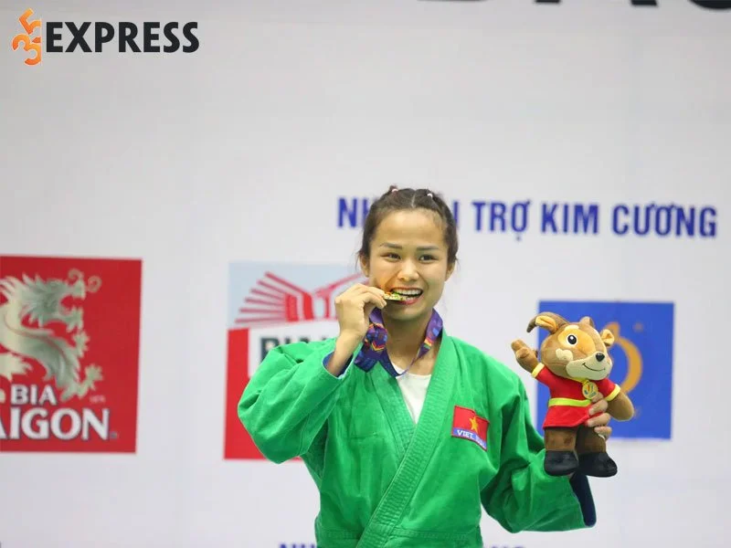 to-thi-trang-mang-ve-huy-chuong-vang-dau-tien-cho-viet-nam-tai-sea-games-31-35express