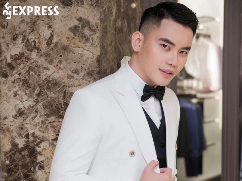 tom-tat-chi-tiet-tieu-su-ly-lich-ve-mc-manh-khang-35express