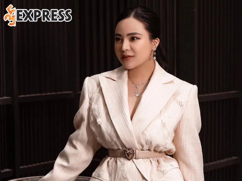 tom-tat-ly-lich-tieu-su-cua-chi-ong-dia-35express
