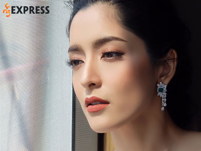 tom-tat-tieu-su-ly-lich-ve-pinky-savika-35express