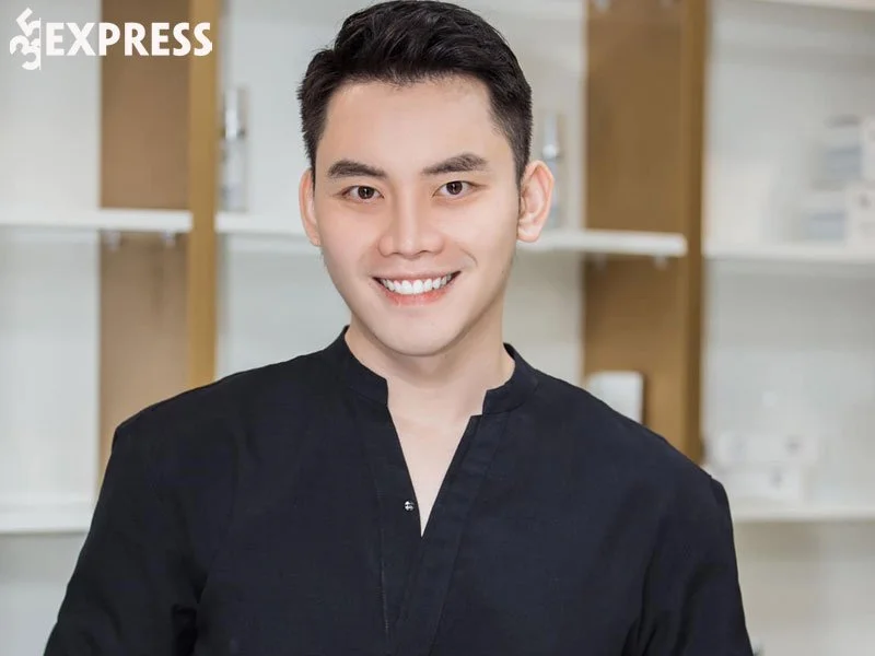 tran-manh-khang-hanh-trinh-tro-thanh-mc-noi-tieng-35express