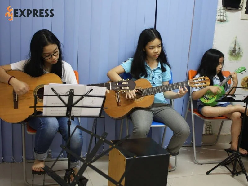 trung-tam-guitar-ha-noi-35express