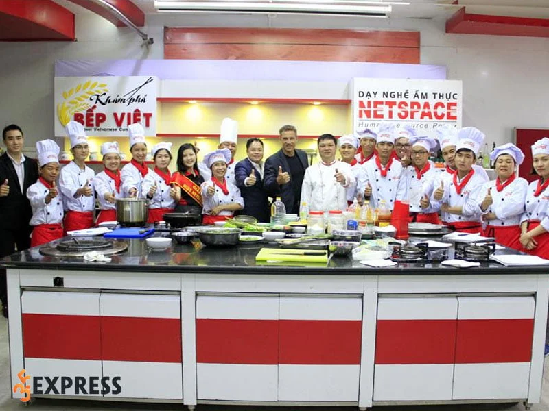 am-thuc-netspace-trung-tam-day-nau-an-o-tp-hcm-35express