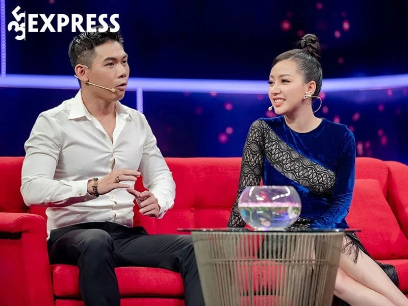 bong-hong-cua-nam-ca-si-dai-nhan-la-ai-35express
