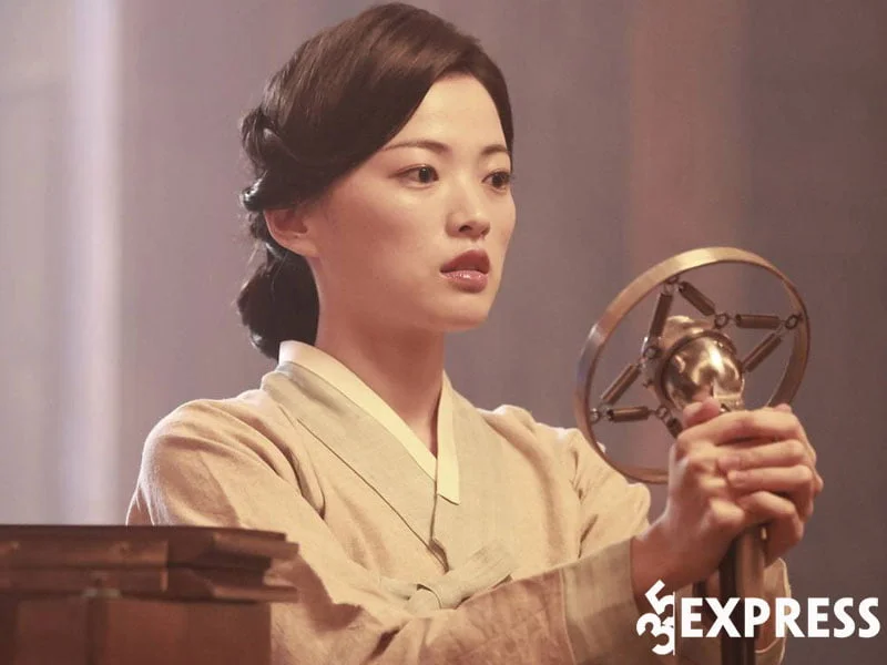 hanh-trinh-su-nghiep-cua-chun-woo-hee-1-35express