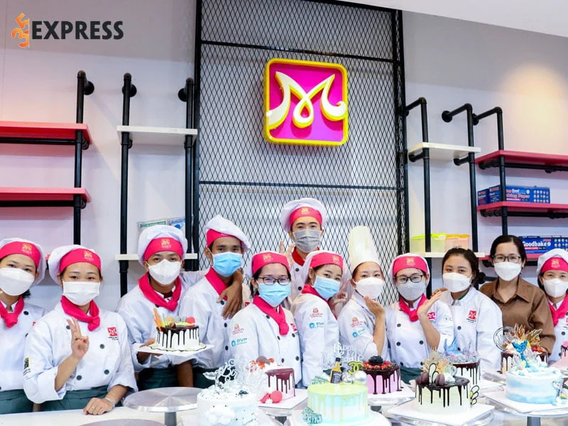 huong-nghiep-a-au-trung-tam-day-nau-an-o-tp-hcm-hang-dau-35express
