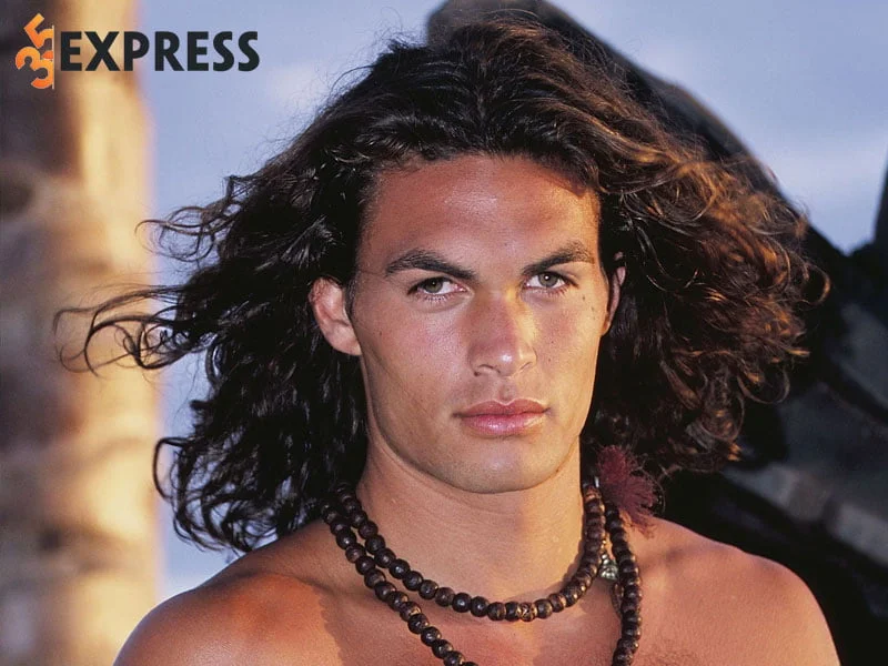 khoi-dau-su-nghiep-dien-xuat-cua-jason-momoa-35express