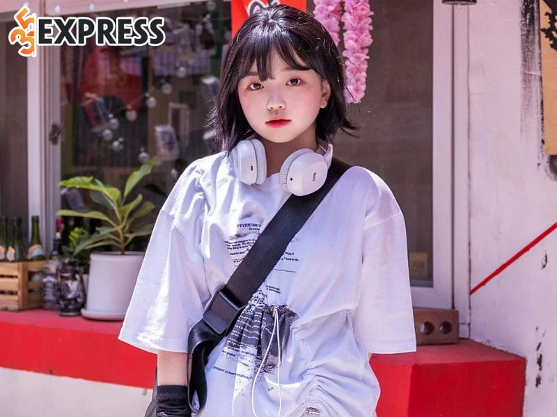 mot-so-hinh-anh-ngoai-doi-thuong-cua-dien-vien-kim-yoon-hee-1-35express