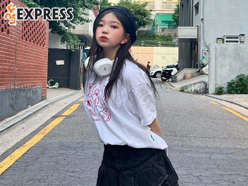 mot-so-hinh-anh-ngoai-doi-thuong-cua-dien-vien-kim-yoon-hee-2-35express