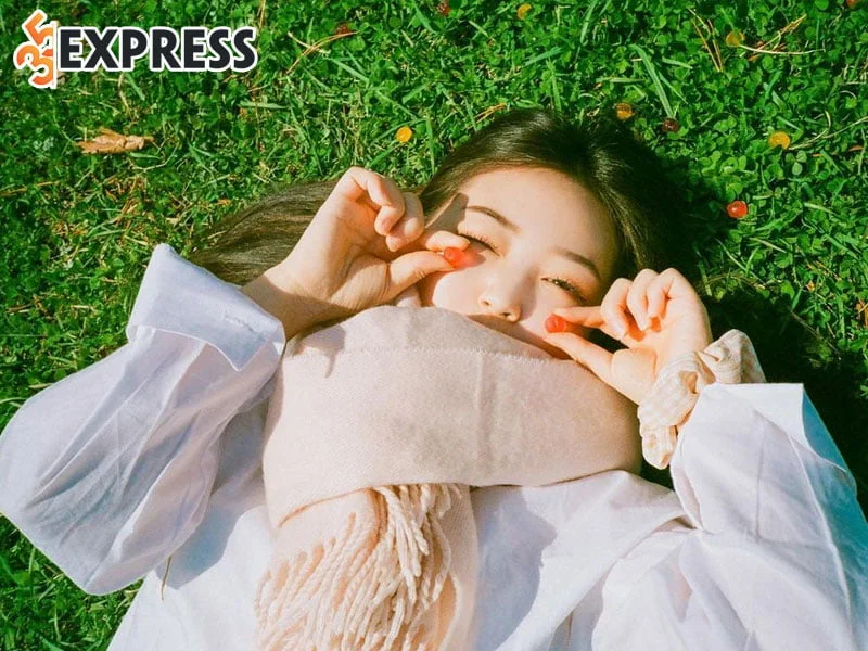 mot-so-hinh-anh-ngoai-doi-thuong-cua-dien-vien-kim-yoon-hee-3-35express