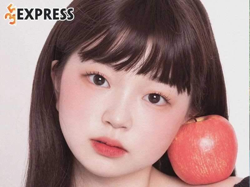 mot-so-hinh-anh-ngoai-doi-thuong-cua-dien-vien-kim-yoon-hee-4-35express