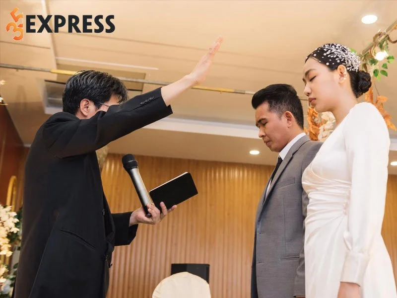 nguoi-yeu-cua-song-ngu-la-ai-35express