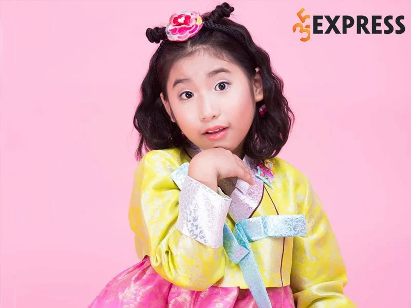 quan-quan-guong-mat-than-quen-nhi-ju-uyen-nhi-lot-xac-thanh-thieu-nu-xinh-xan-35express