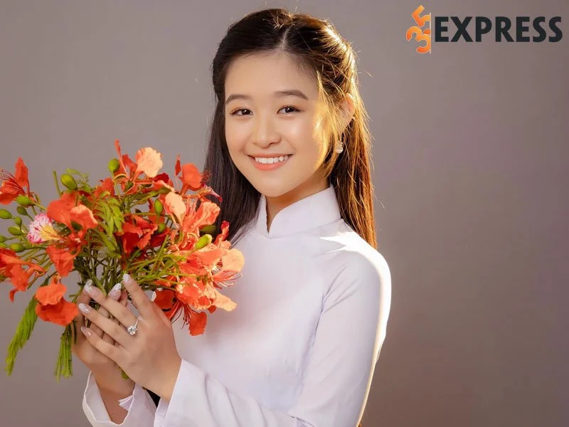 sao-nhi-le-huynh-bao-ngoc-la-ai-1-35express