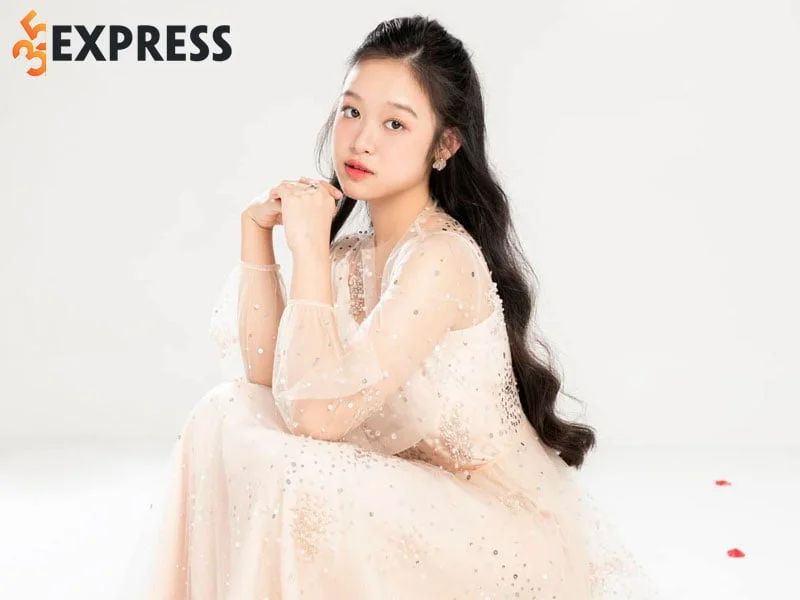 sao-nhi-le-huynh-bao-ngoc-mua-nha-o-tuoi-13-35express