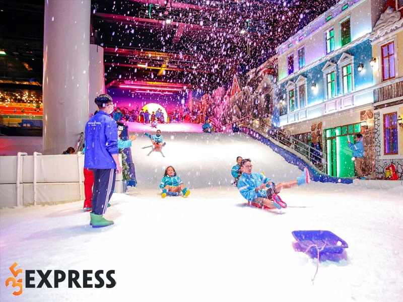 snow-town-quan-2-35express