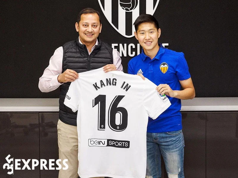 su-nghiep-bong-da-cua-cau-thu-lee-kang-in-1-35express