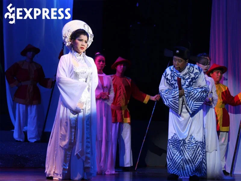 su-nghiep-cai-luong-cua-nsut-phuong-loan-1-35express
